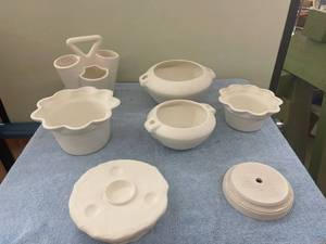 lot 8082 image: unpainted crafts