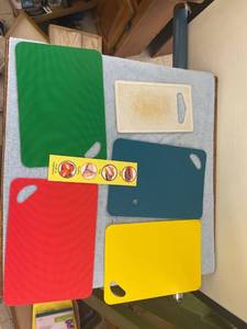 lot 8085 image: cutting boards