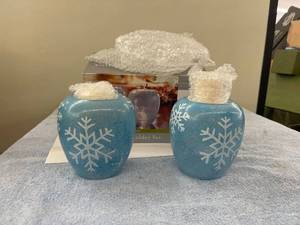 lot 8098 image: blue candles new