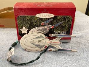 lot 8102 image: Star Trek ornament