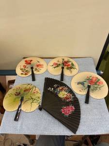 lot 8107 image: 5 hand fans