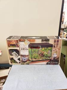 lot 8137 image: aquarium filtration in box