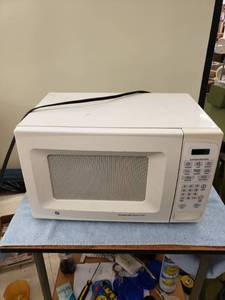 lot 8139 image: microwave works