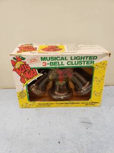 lot 8151 image: vintage musical lighted bells in box