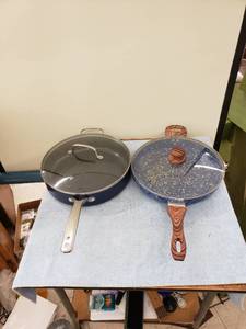 lot 8175 image: pair skillets