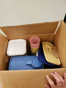 lot 8180 image: box of tupperware
