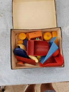 lot 8188 image: box of tupperware gadgets