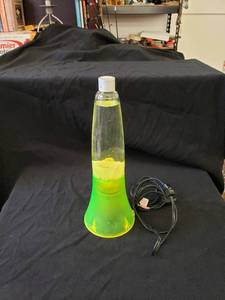 lot 1920 image: lava lamp