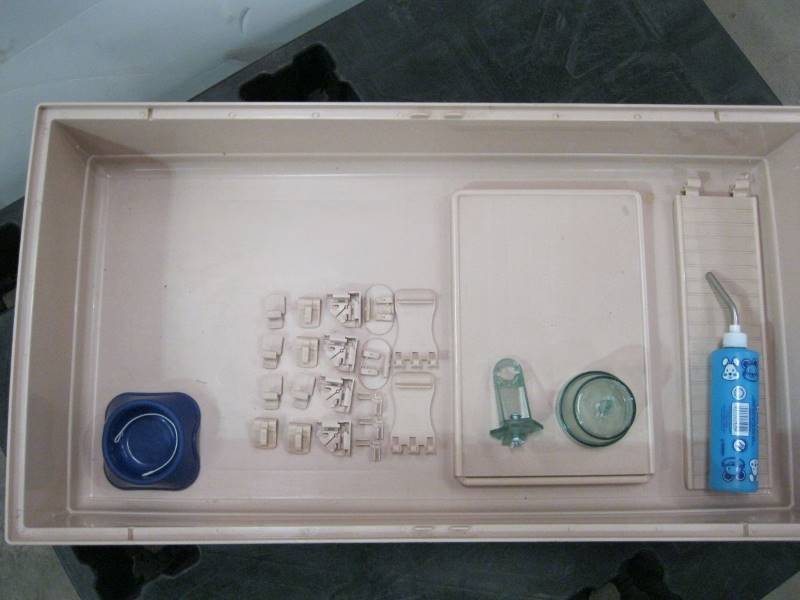 lot 2338 image: Hamster Cage with feed bowl waterer , play shelfs , Nice