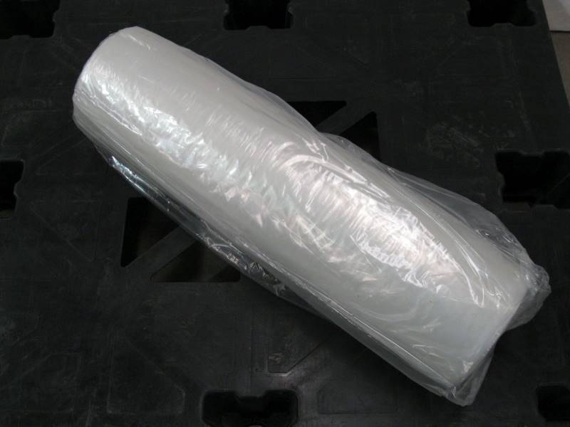 lot 2395 image: Poly Bags 2 mil 28 x 40 wAir Holes Roll of 250