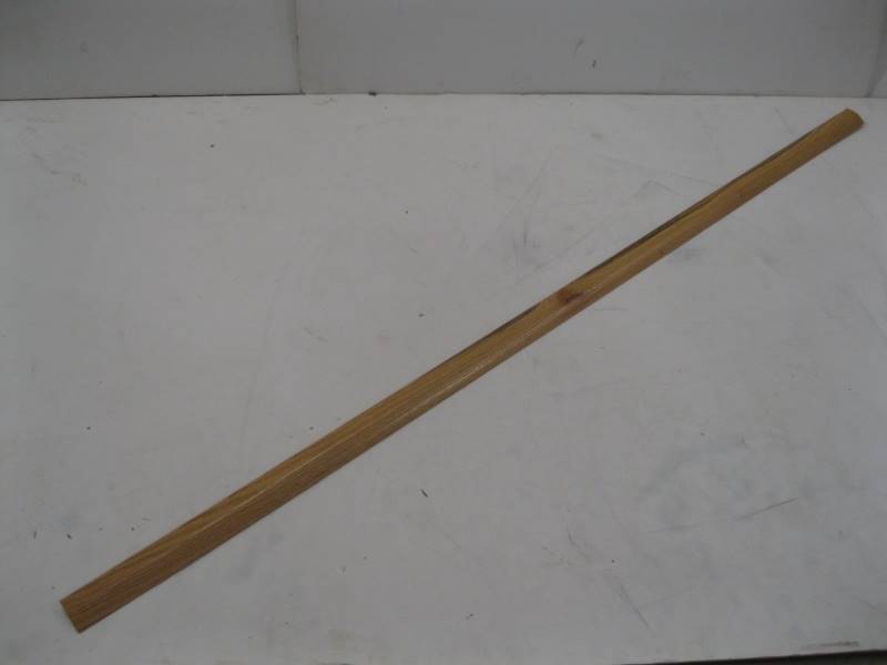 lot 2482 image: Threshold Trim 34 x 2-38 x 84