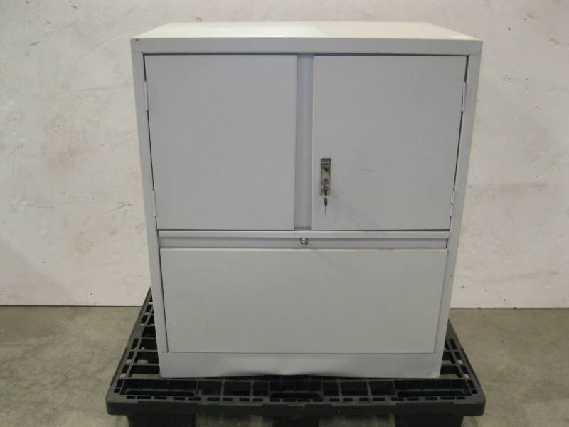 lot 1985 image: Storage Cabinet 36 x 24 x 42