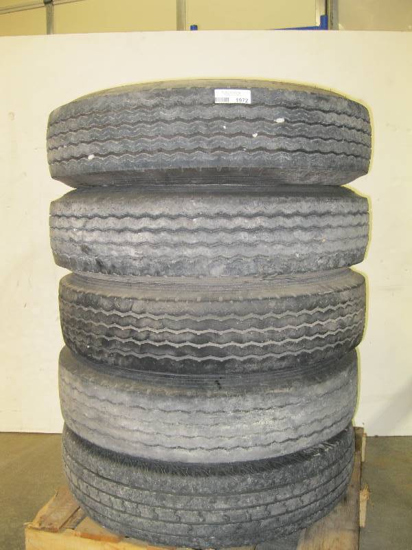 lot 1972 image: HANKOOK Assorted used 7.50 R16 Lt Trailer Tires (Set of 5) HANKOOK