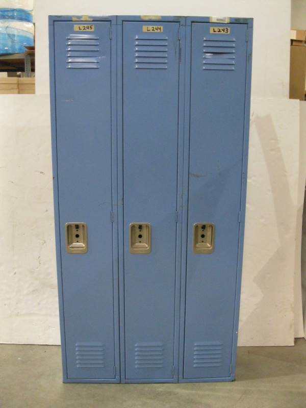 lot 1965 image: LYON Lockers 3 Wide, Full Height 36 x 12 x 72