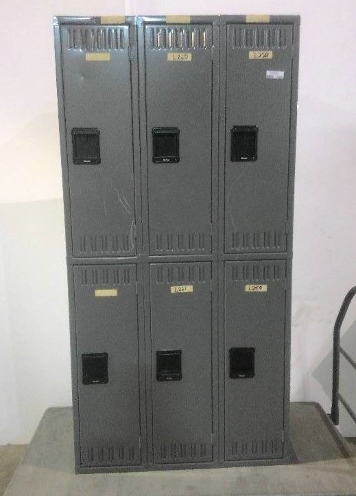 lot 1958 image: TENNSCO 6 Door Locker  72 x 18 x 36