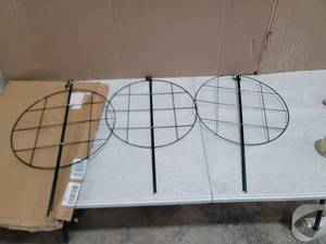 lot 5321 image: Grow Through Grid Plant Support