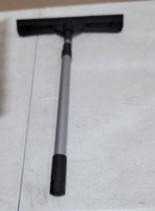 lot 5332 image: Extendable Pet Brush