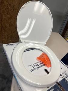 lot 2 image: Kohler K-4775 Brevia Q2 Round Closed-Front Toilet Seat - White