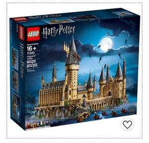 lot 3 image: LEGO Harry Potter Hogwarts Castle Advanced Building Set Model with Harry Potter Minifigures 71043