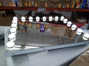 lot 48787 image: Cooljeen Large Hollywood Makeup Mirror