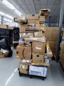 lot 51362 image: Pallet of miscellaneous items