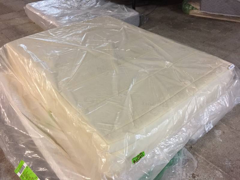 lot 7059 image: BEAUTYREST FIRM MATTRESS  700500149-1050