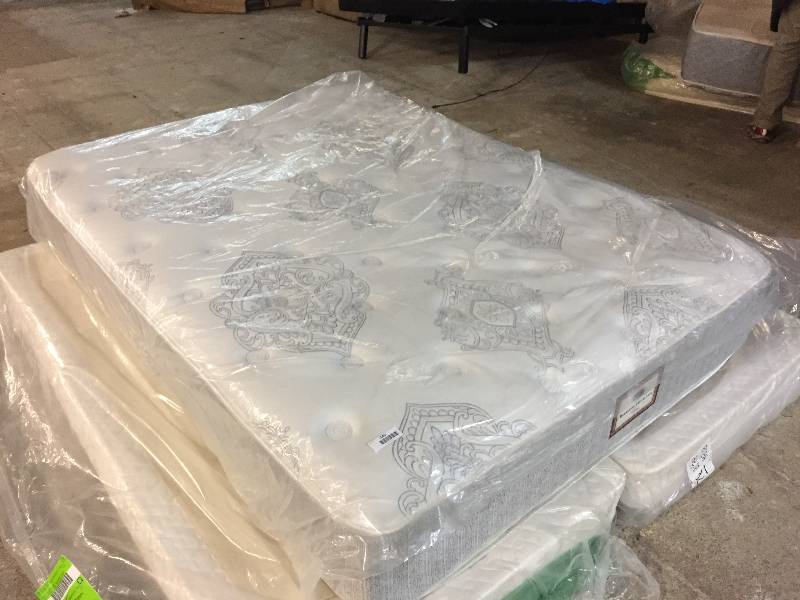 lot 7060 image: Berkshire Legacy Firm Queen Mattress