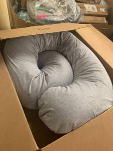 lot 75499 image: body pillow