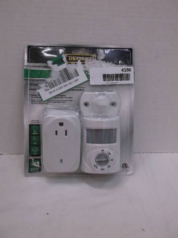 Defiant Wireless Indoor Motion Activated Light Control - White