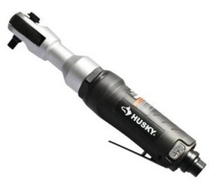 lot 2579 image: Husky 80 Foot per Pound Max Torque 38 Inch Reaction-less Ratchet with Rubberized Grip and Ball Type Socket (New Open Box)