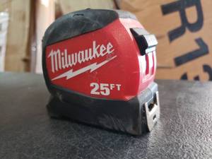 lot 10682 image: Milwaukee 25ft Measuring Tape