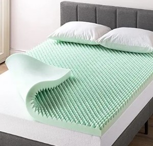 lot 5482 image: Memory Foam Mattress Topper Unknown Size