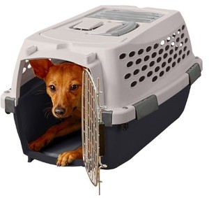 lot 2535 image: Iata Compliant Plastic Kennel