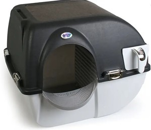 lot 2541 image: Roll N Clean Self Cleaning Litter Box