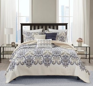 lot 2582 image: Madison Park Cardiff 6-Piece Quilted Cover