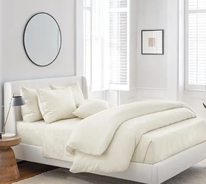 lot 10588 image: Welhome Relaxed Cotton Duvet Cover Set, White