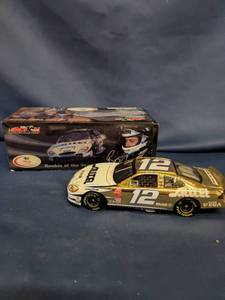 lot 14303 image: Nascar 124 Scale Stock Car Ryan Newman #12 Alltel Rookie of the Year 2002 Taurus