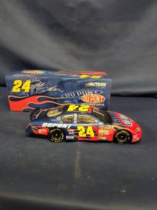 lot 14305 image: Action Racing Jeff Gordon 2003 Dupont Monte Carlo Die Cast 1 of 288 Mac Tools