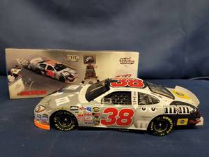 lot 14313 image: Elliott Sadler #38 M&MsDaytona Special Twin 125 WinRaced Version 2004 Elite