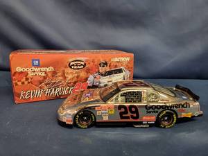 lot 14322 image: Kevin Harvick #29 GM Goodwrench Rookie of the Year 2001 Monte Carlo 124 Action