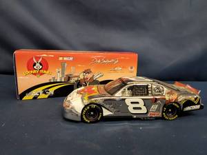 lot 14323 image: 1Action Dale Earnhardt Jr #8 Looney Tunes Rematch 2002 Monte Carlo 124...