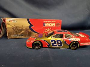 lot 14335 image: NASCAR Tony Stewart #29 ESGR Marines 2004 Monte Carlo NASCAR Action 124 106603