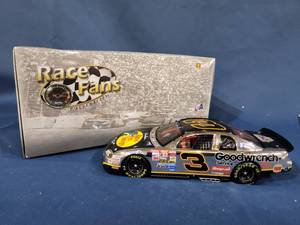 lot 14366 image: DALE EARNHARDT SR. #3 GM Goodwrench Bass Pro 1998 Monte Carlo 624 ACTION 124