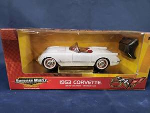 lot 14373 image: American Muscle 1953 Corvette Ertl Diecast Metal Car 118 White Anniversary Coll
