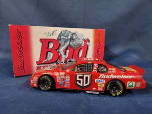 lot 14414 image: Louie The Lizard #50 Bud King of Beers 1998 Monte Carlo 124 scale Action BANK