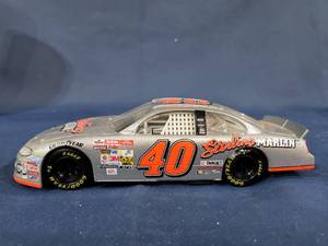 lot 14432 image: NASCAR Racing Champions #40 Signed by Sterling Marlin Die Cast 124