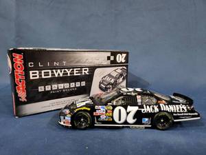 lot 14446 image: Kyle Busch 5 Kelloggs 124 Scale 2005 Nascar Diecast Replica