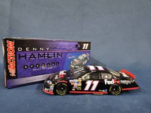 lot 14448 image: Action Denny Hamlin 11 Fedex Freight 124 Stock Car 2006 Special Paint Scheme