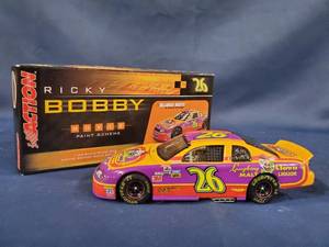 lot 14453 image: RICKY BOBBY 2006 #26 LAUGHING CLOWN MALT LIQUORTALLADEGA NIGHTS 1996 MONTE CARLO CLUB CAR 124 scale