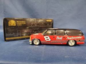 lot 14460 image: Brookfield 1999 Dale Earnhardt Jr Budweiser Suburban Trackside Collection 124 Scale 250